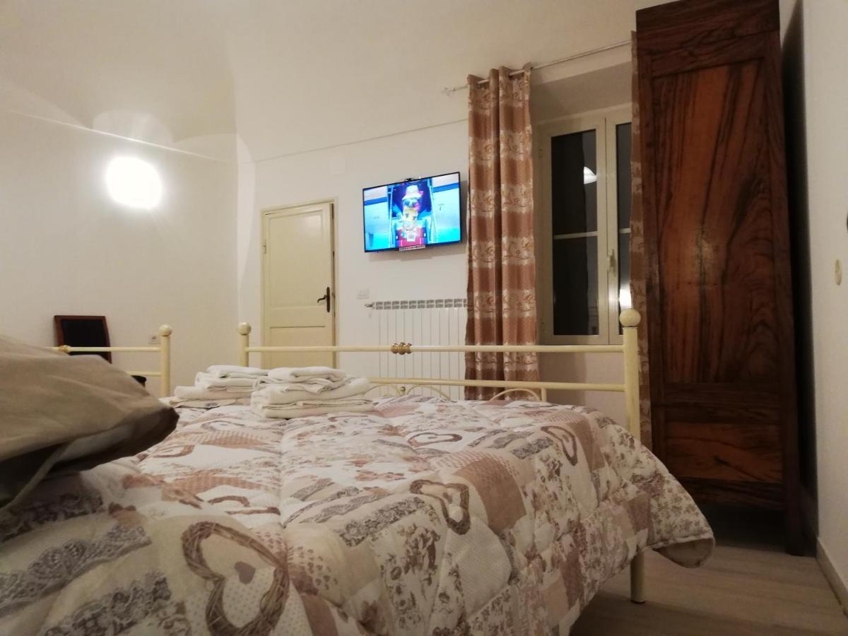 B&B Camere Montalto Centro モンタルト・ディ・カストロ エクステリア 写真