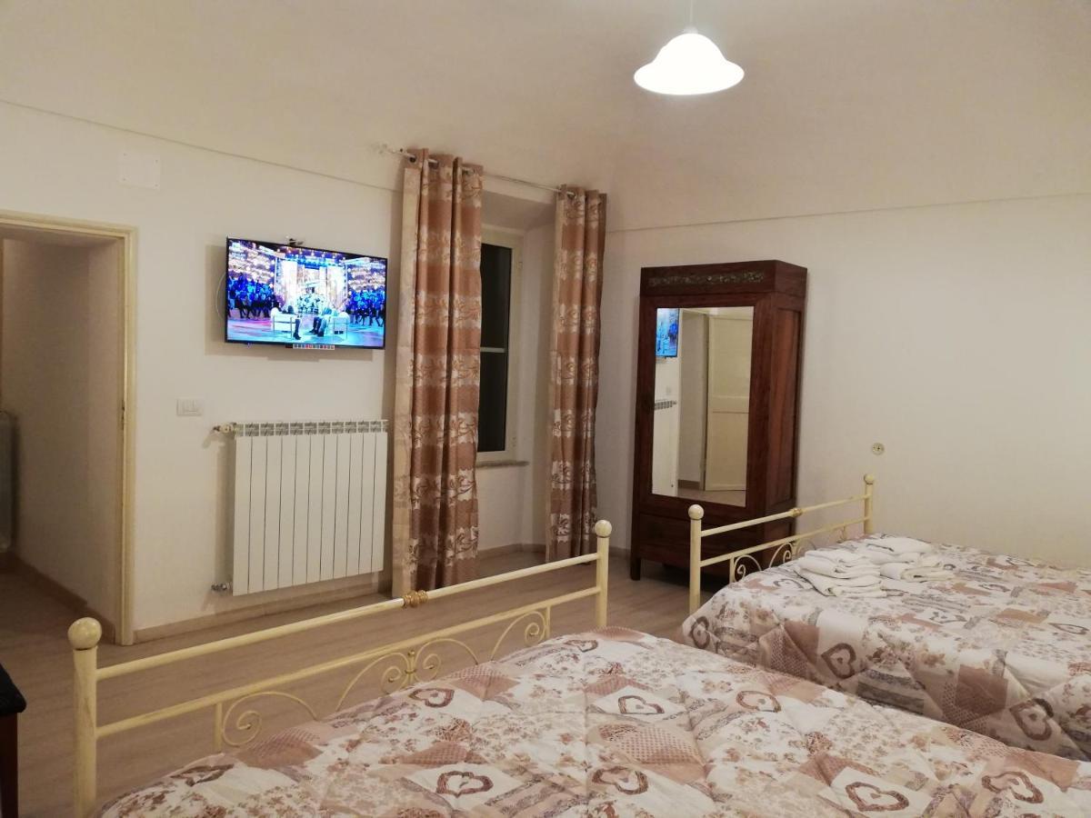 B&B Camere Montalto Centro モンタルト・ディ・カストロ エクステリア 写真