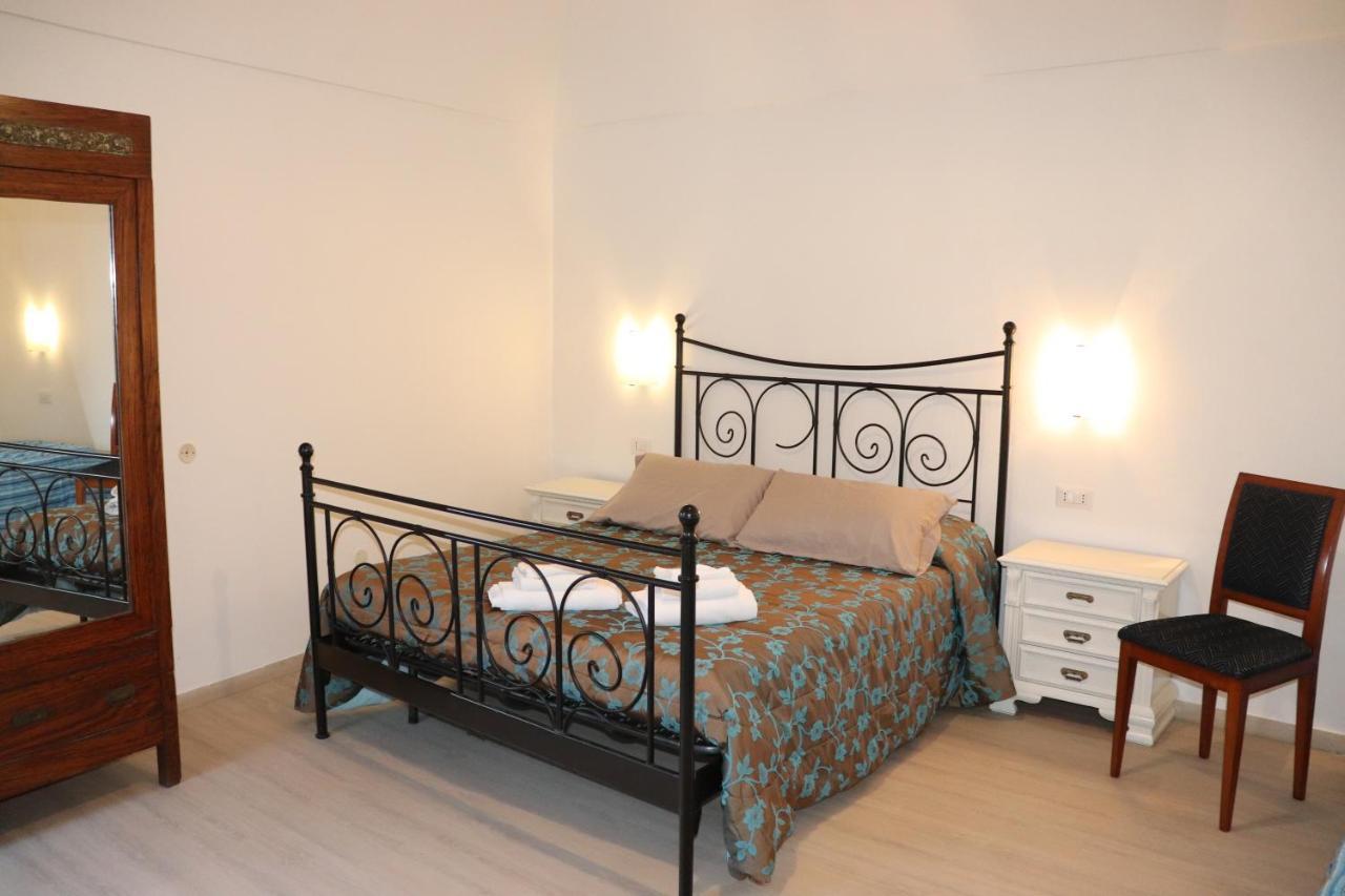 B&B Camere Montalto Centro モンタルト・ディ・カストロ エクステリア 写真