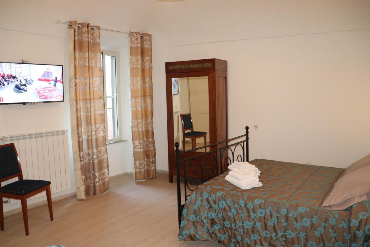 B&B Camere Montalto Centro モンタルト・ディ・カストロ エクステリア 写真