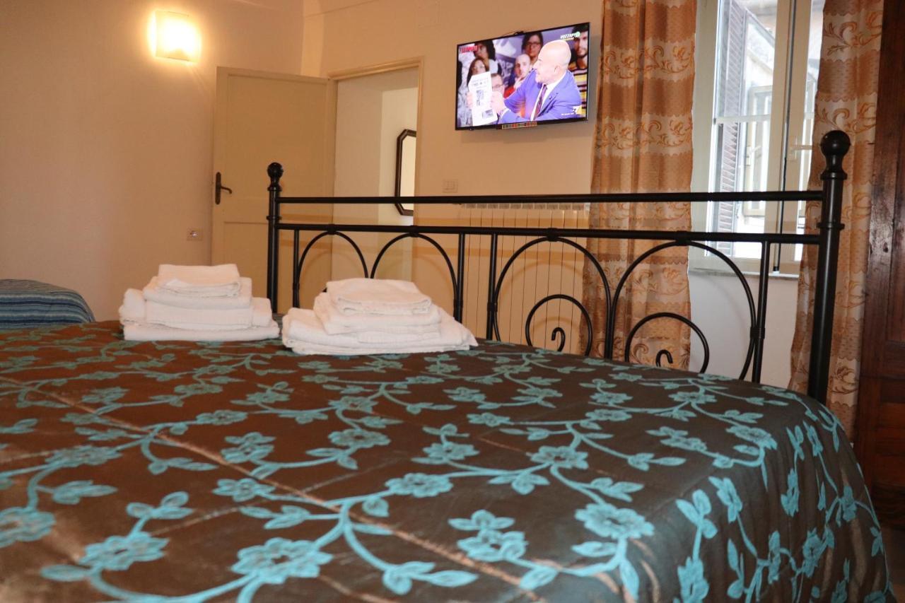 B&B Camere Montalto Centro モンタルト・ディ・カストロ エクステリア 写真