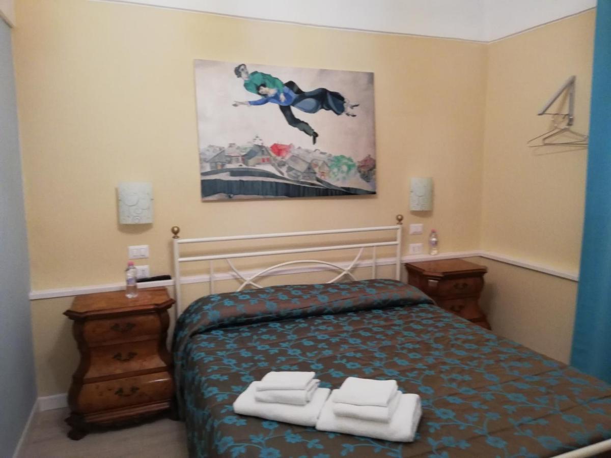 B&B Camere Montalto Centro モンタルト・ディ・カストロ エクステリア 写真
